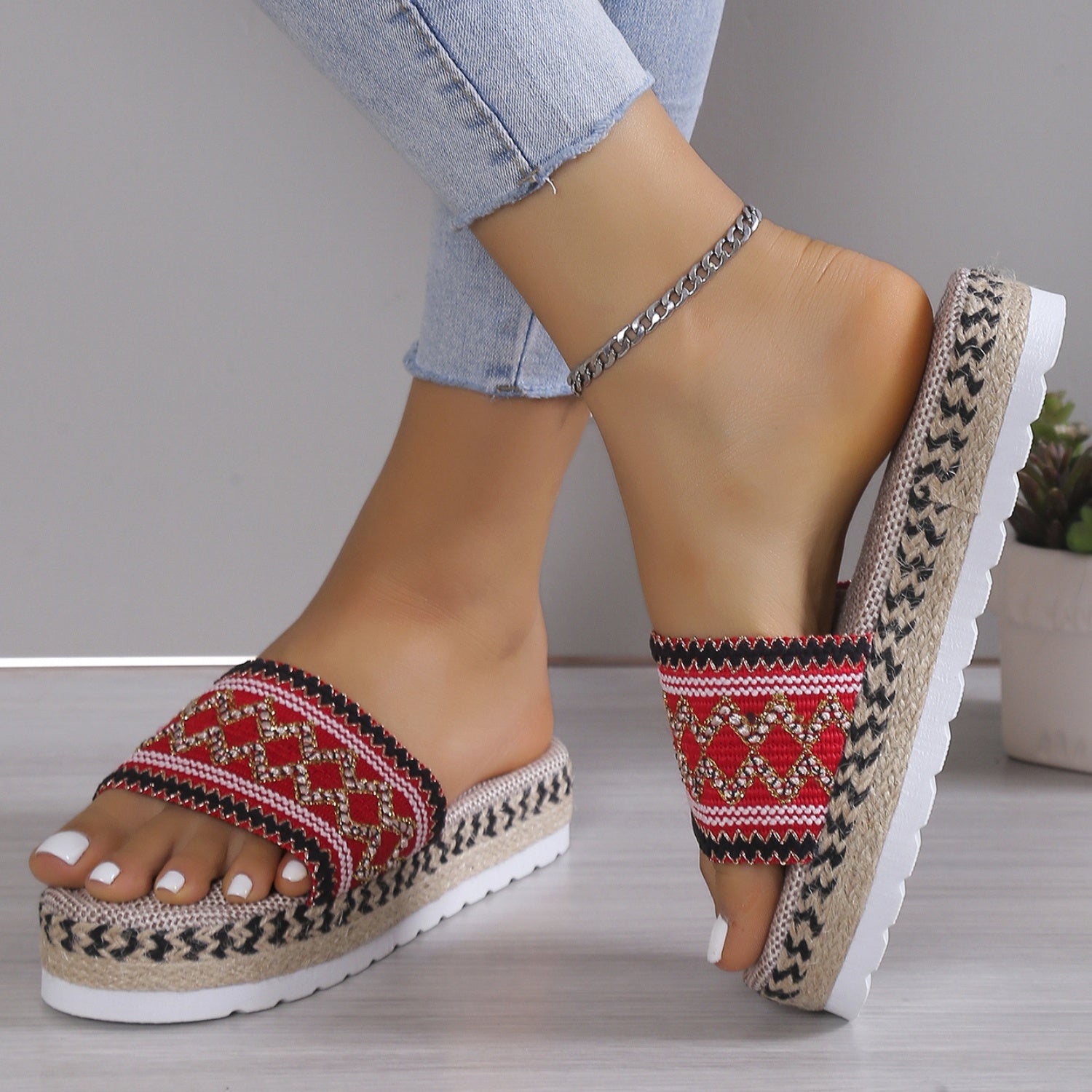 Geometric Weave Platform Sandals - So•phis•ti•hood Boutique