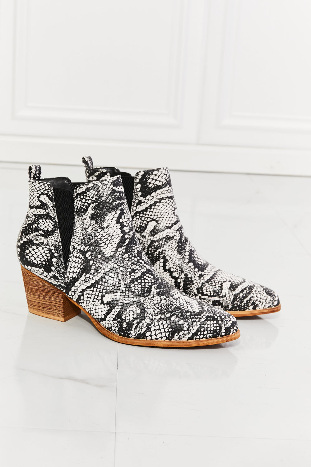 MMShoes Back At It Point Toe Bootie in Snakeskin - So•phis•ti•hood Boutique